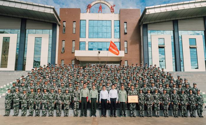 说明: b24fe1b976395a5629f0d14255e69af